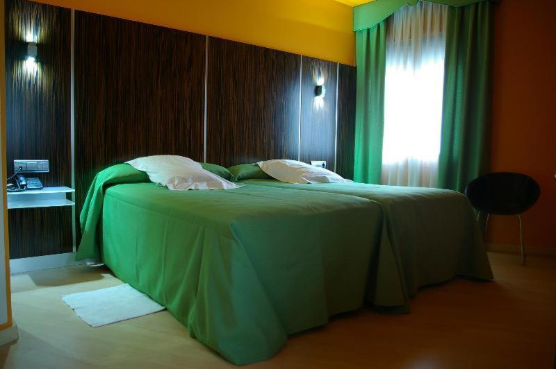 Hotel Gran Via Zaragoza Værelse billede
